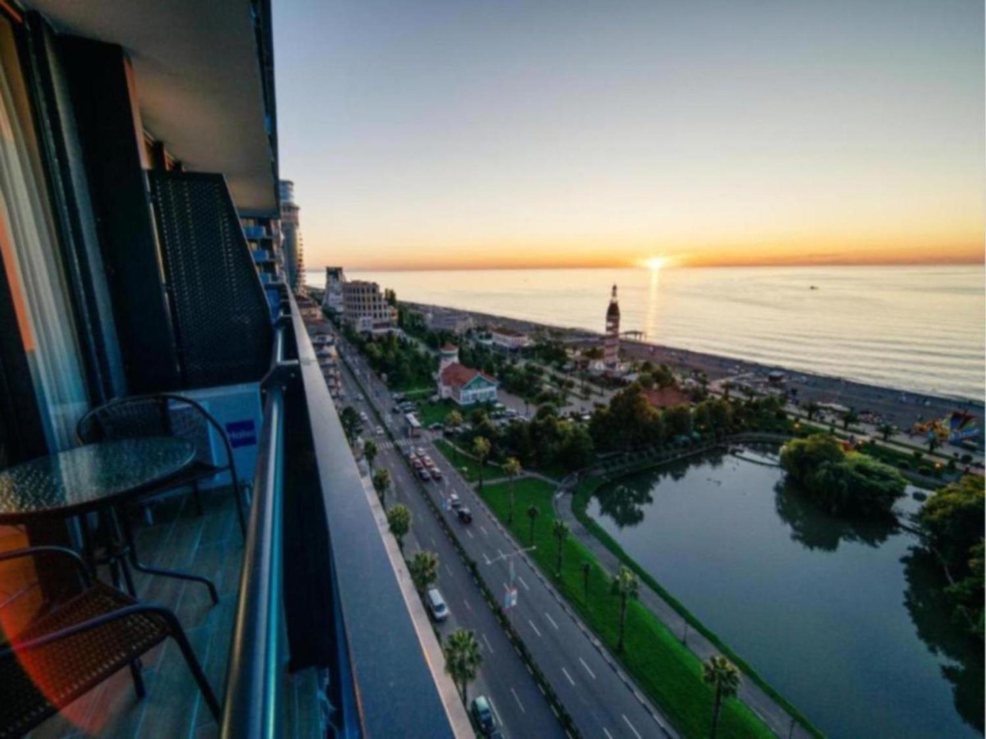 Sea View Orbi City Lejlighedshotel Batumi Eksteriør billede