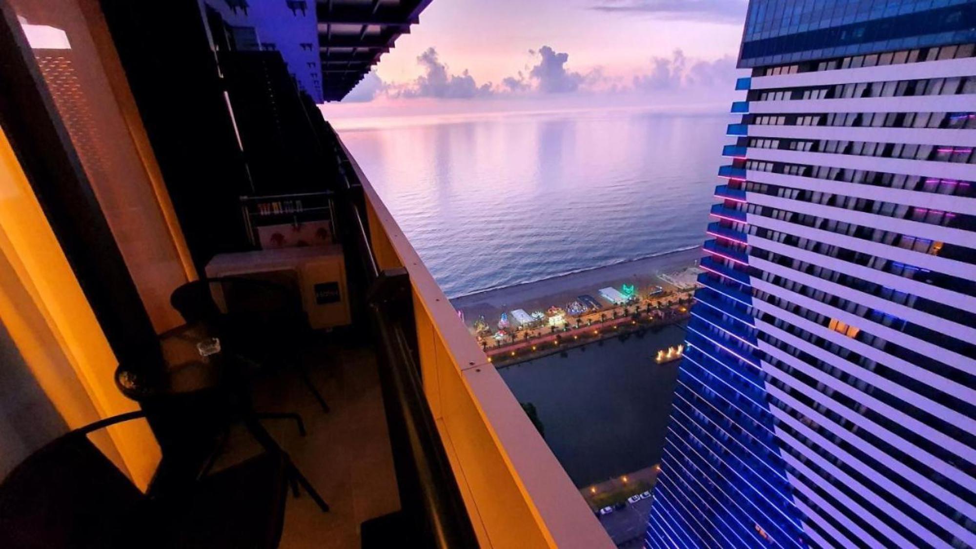 Sea View Orbi City Lejlighedshotel Batumi Eksteriør billede